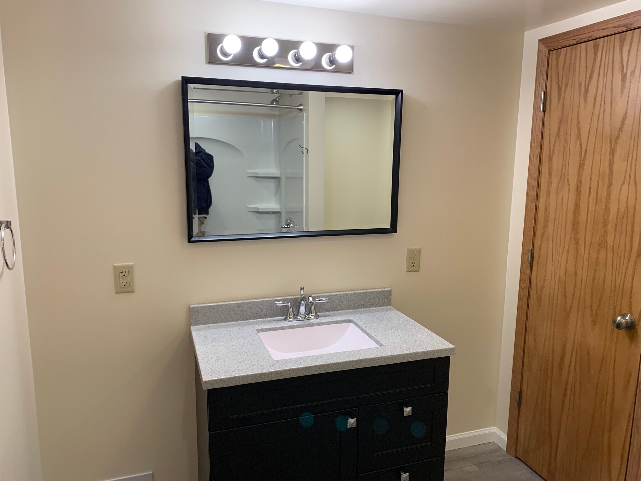 Downstairs Bathroom - 904 Nichols Rd
