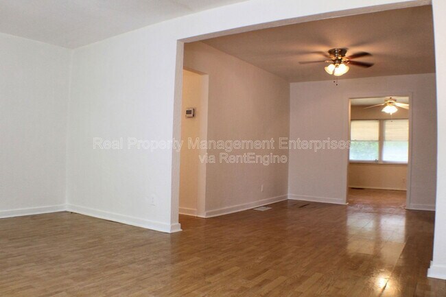 Building Photo - 1129 SW 35th St