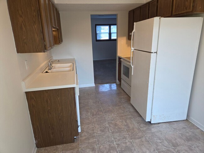 Building Photo - 306 W Southampton Dr