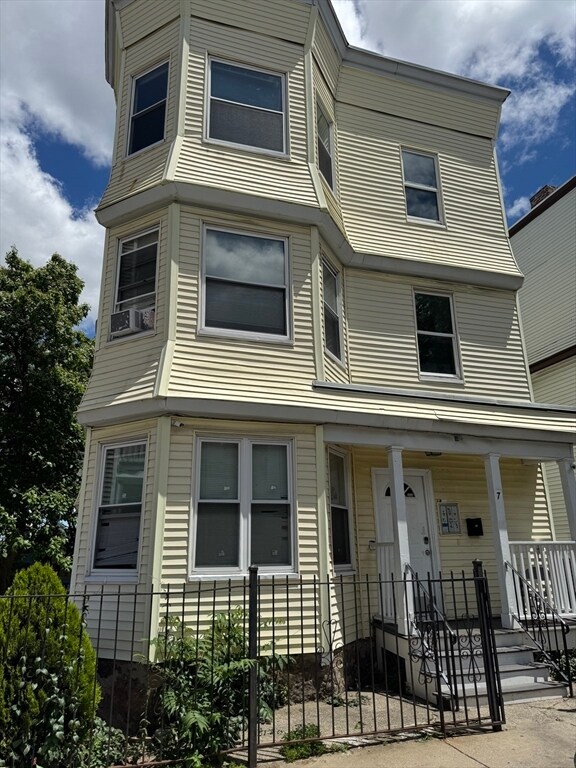 Building Photo - 7 Woodward Park St