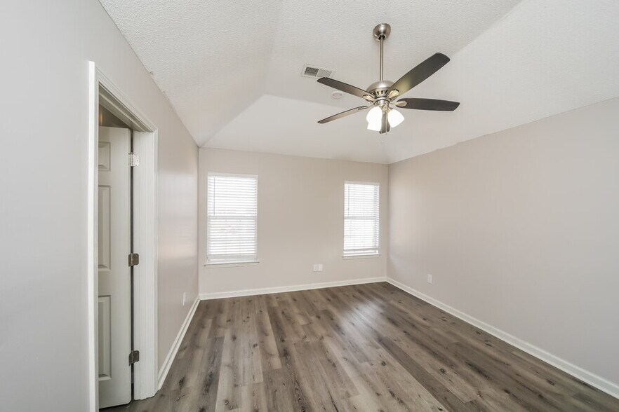 Building Photo - 2773 Misty Valley Dr