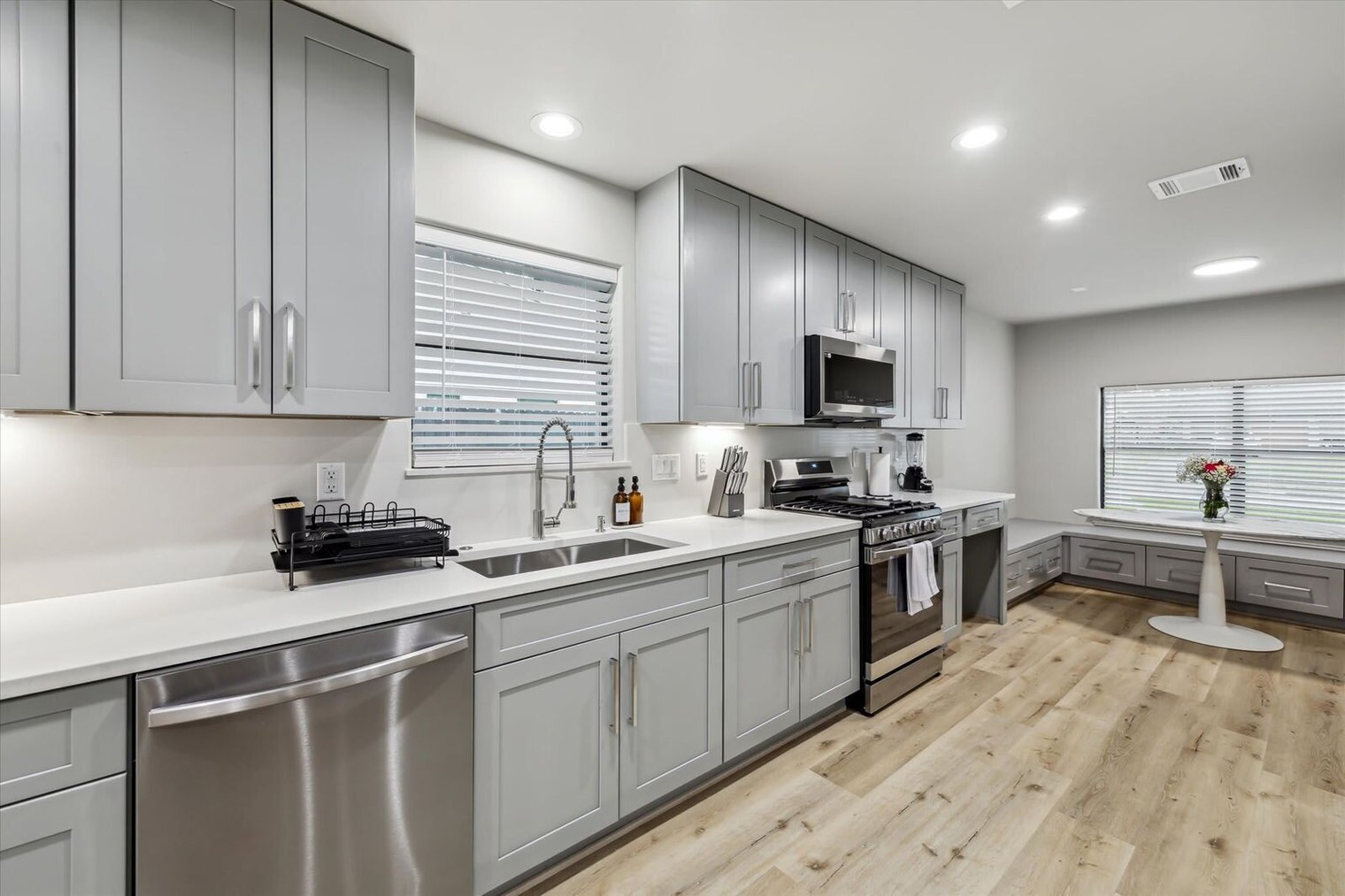 Building Photo - 5615 Cerritos Dr