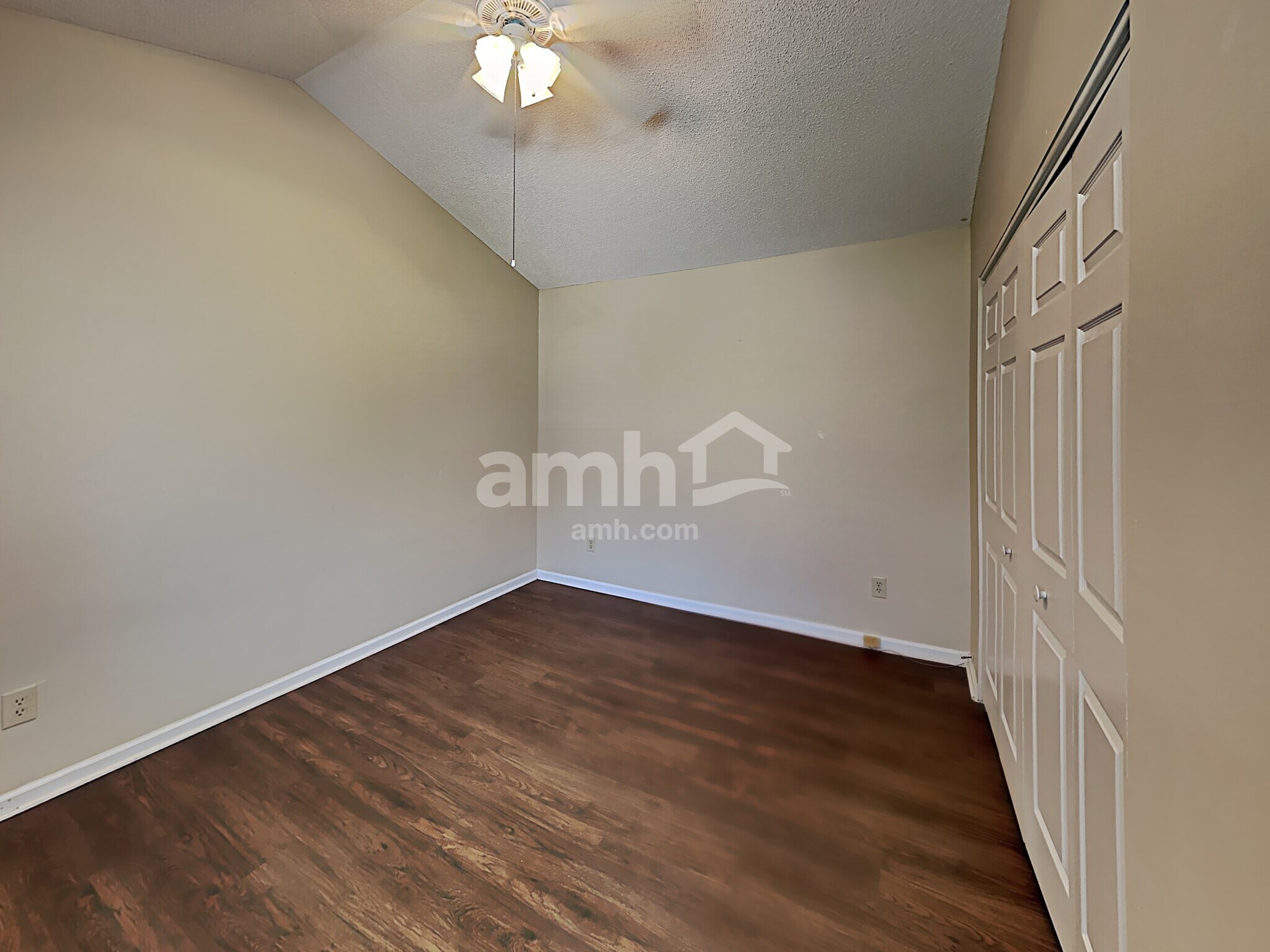 Building Photo - 9319 Cedar River Rd