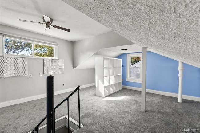 Building Photo - 2215 Rowland Ave