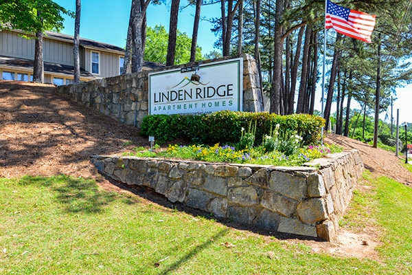 Building Photo - Linden Ridge