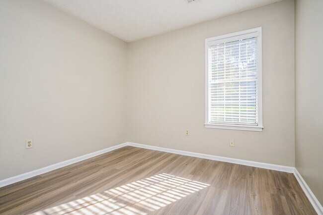 Building Photo - 270 Lazy Hollow Ln