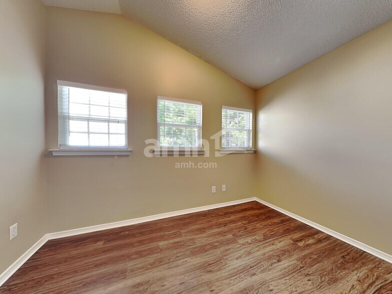 Building Photo - 3049 Buttonwood Ln