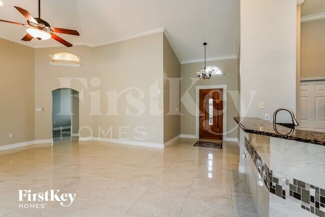 Building Photo - 126 NE 17th Ave