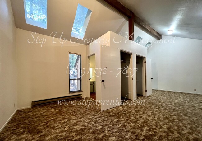 Building Photo - Cozy All Electric, 2 Bedroom, 2 Full Bathr...