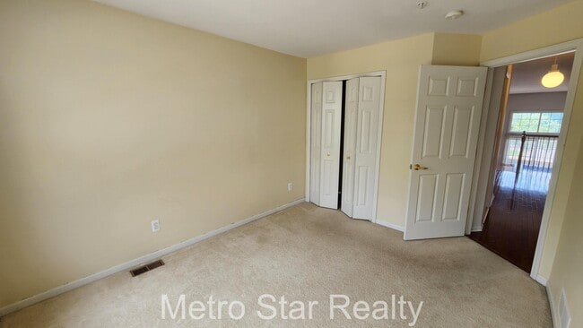 Building Photo - 2749 Barclay Way