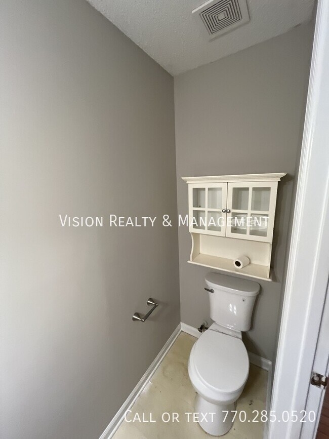Building Photo - 229 Bainbridge Cir
