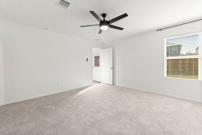 Building Photo - 25429 Carnation Ct