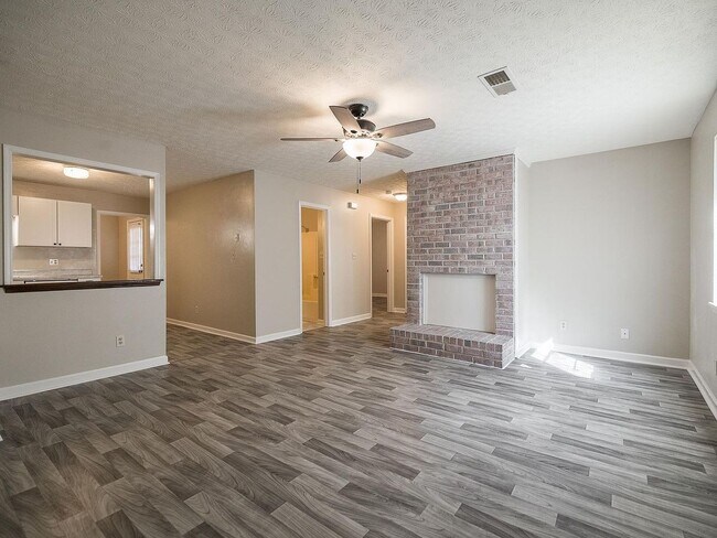 Building Photo - 151 Massey Ln