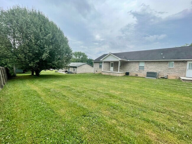 Building Photo - 7224 Howard Bennett Way