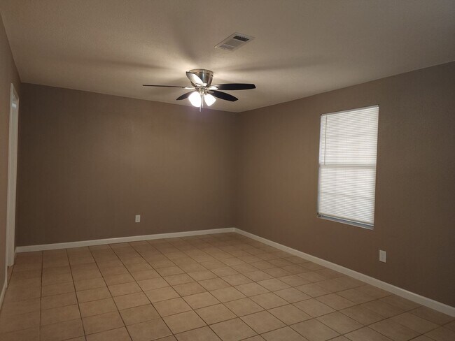 Building Photo - Freshly Renovated Home with Modern Finishes