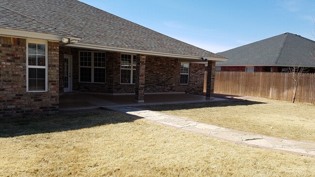 Building Photo - LARGE HOME IN ZIA SCHOOL DISTRICT