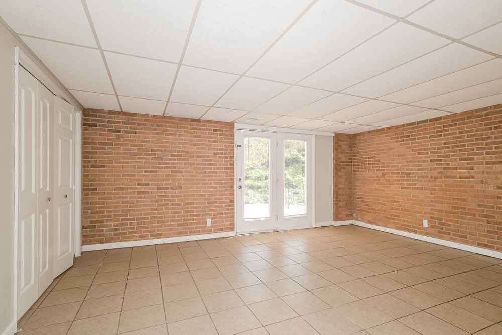 Building Photo - 605 Plantmore Dr