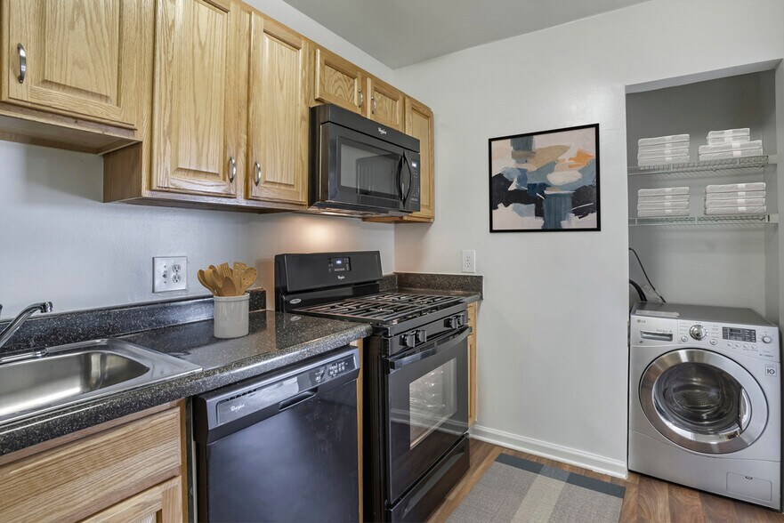 The Manor/The Manor East Apartments 28 Fort Evans Rd NE Leesburg VA