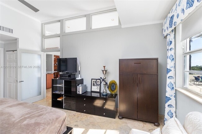 Building Photo - 6917 Collins Ave
