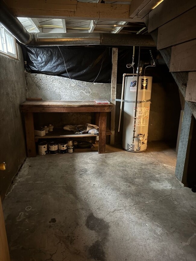 Building Photo - Charming 2 Bedroom 1 Bathroom Located in the Heart of the Beaumont-Wilshire Area!!