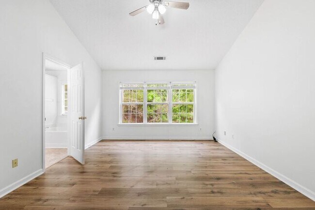 Building Photo - 5840 Haterleigh Dr