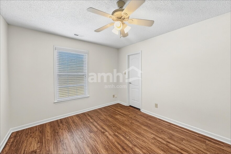 Building Photo - 5631 Hammermill Dr