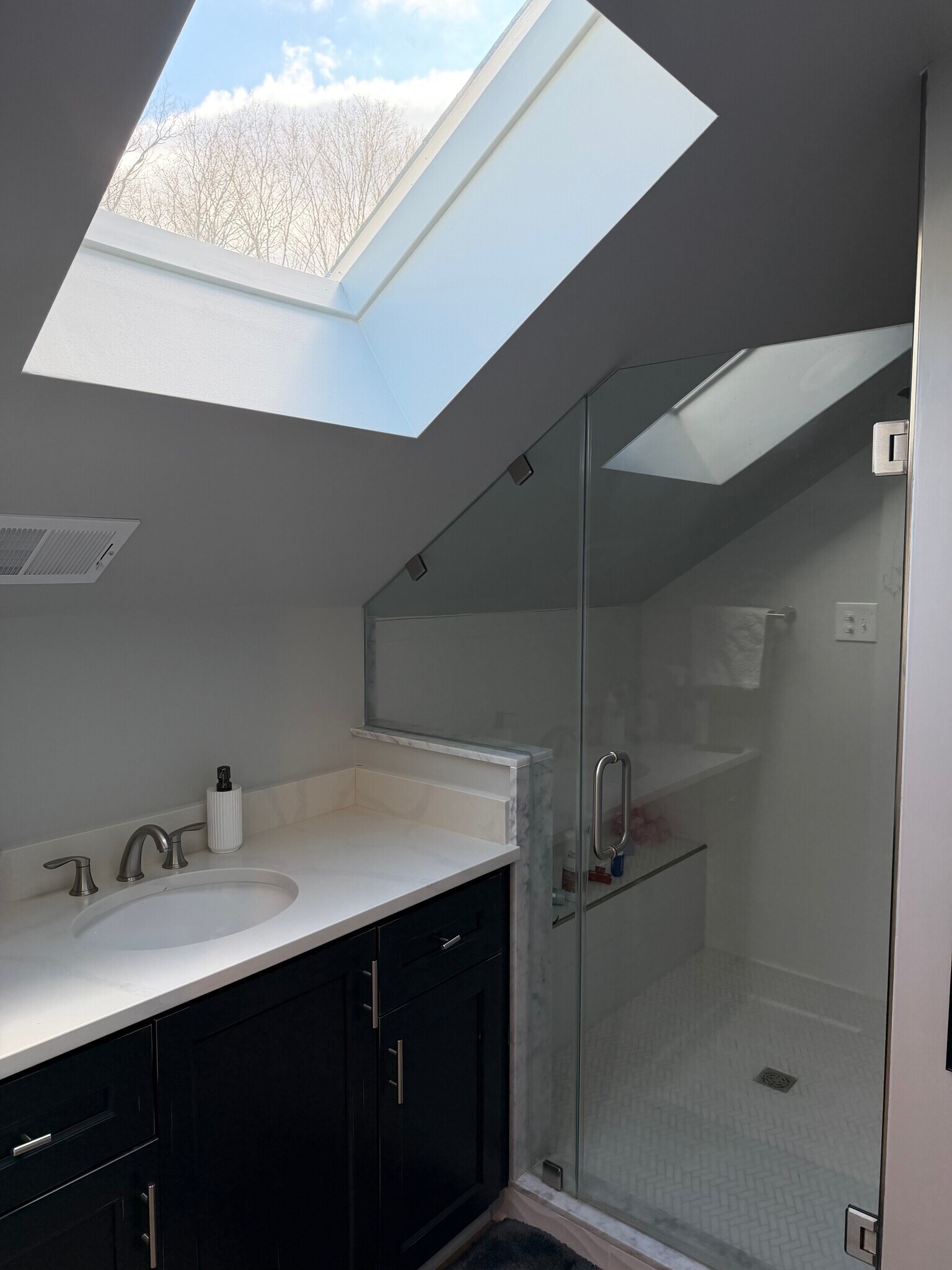 Building Photo - 216 S Sugan Rd