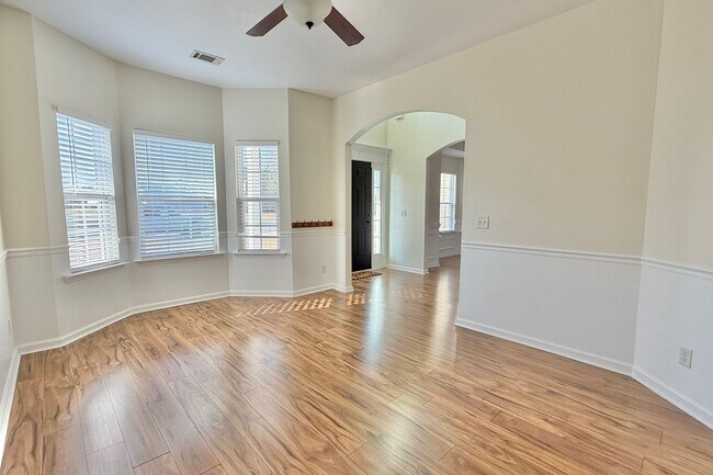 Building Photo - AVAILABLE NOW! (Small Pets Only)