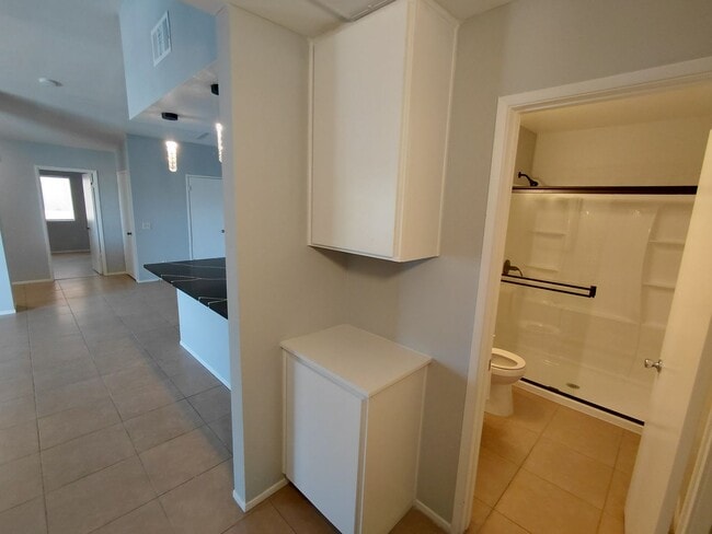 Building Photo - Stylish Condo Living in the Heart of Imperial!