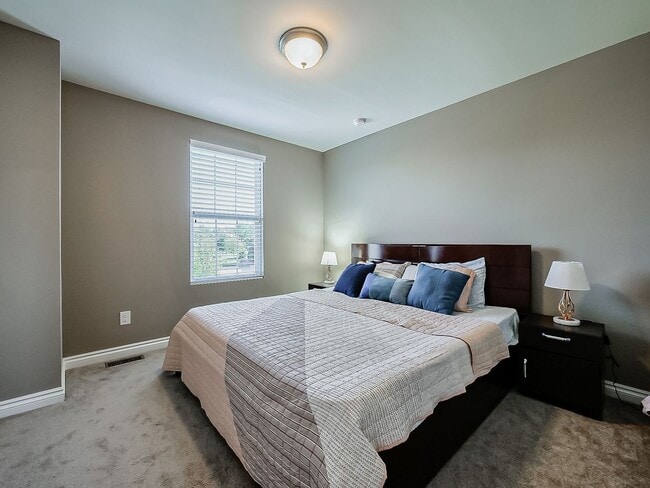 Building Photo - AVAILABLE NOW! Stunning South Lyon Home wi...