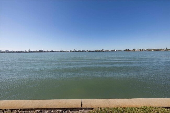 Building Photo - 800 Madonna Blvd