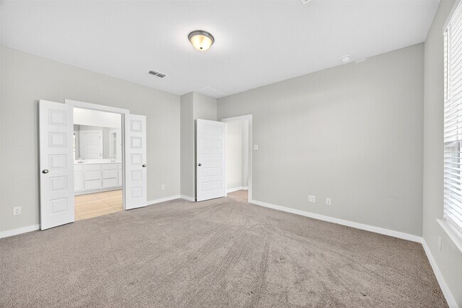 Building Photo - 21827 Blue Daisy Ct