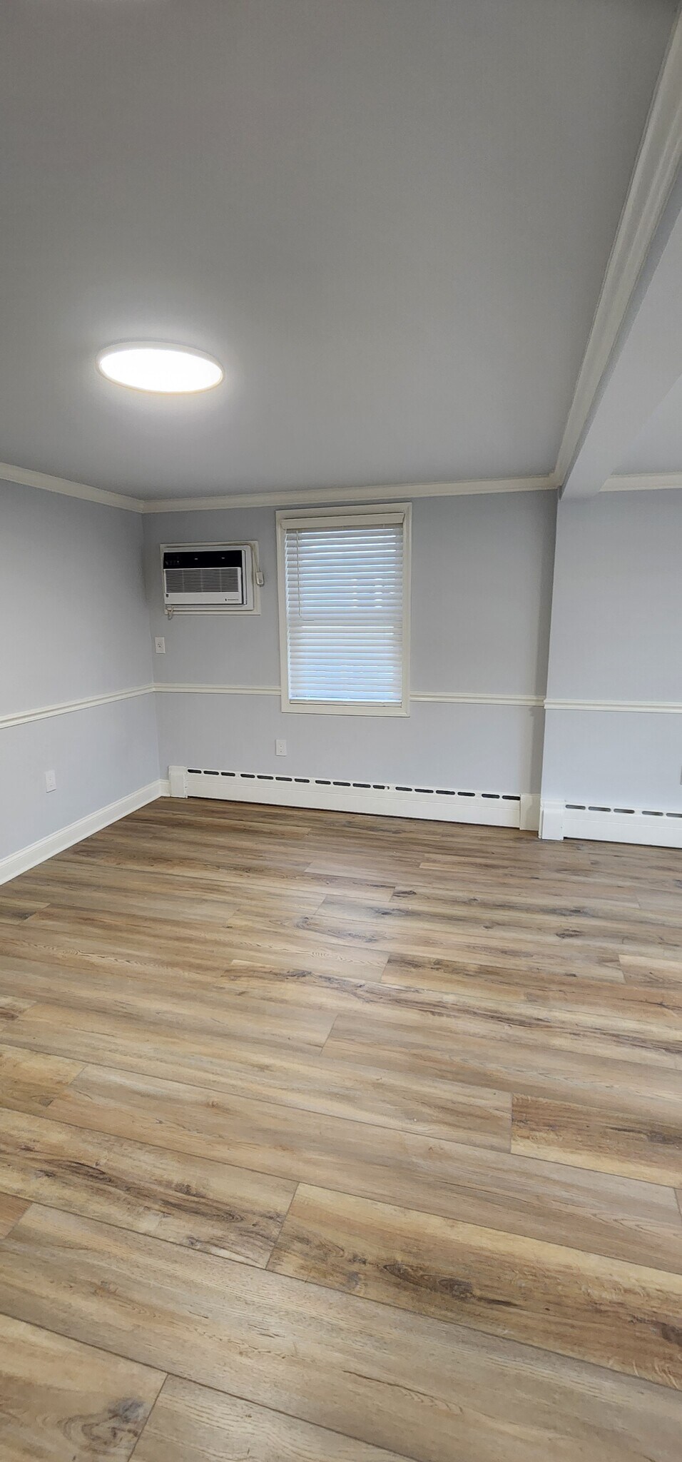 Building Photo - 241 Center Ave