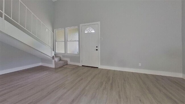 Building Photo - 1916 Valley Hill Cir