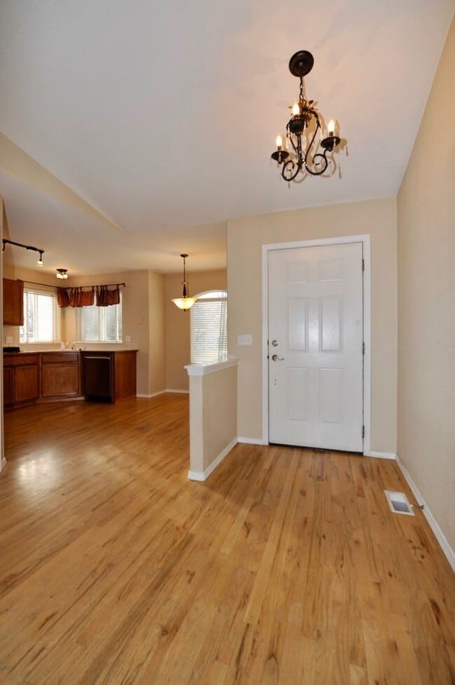 Building Photo - CDA Place Neighborhood- 4 bed with basement, cul de sac
