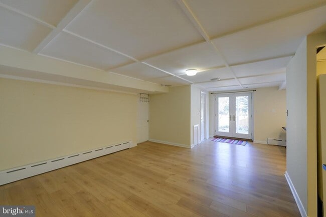 Building Photo - 5717 Chevy Chase Pkwy NW