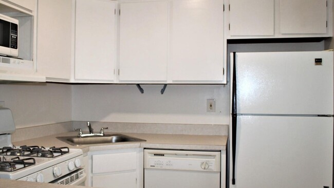 Building Photo - 38 Juniper Ct