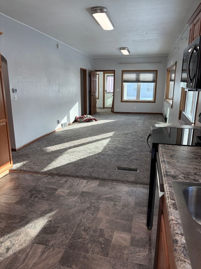 Building Photo - 1524 5th Ave N