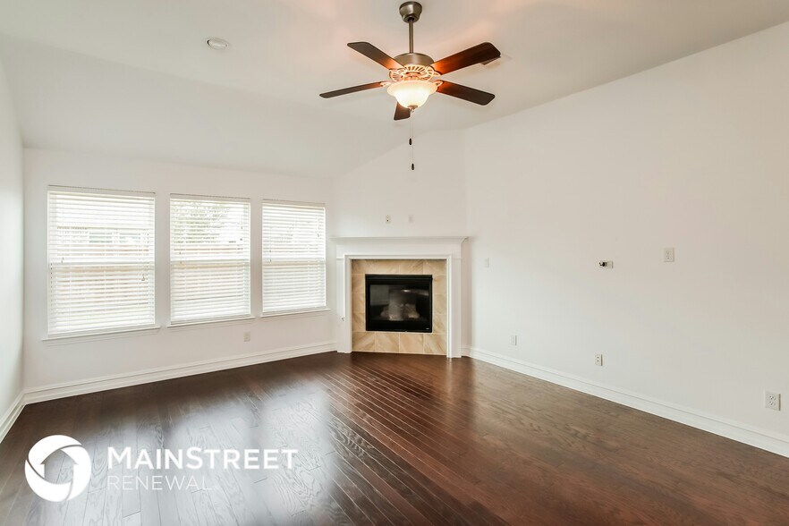 Building Photo - 6709 Roaring Creek