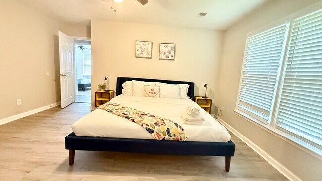 Building Photo - 2495 Danver Ln