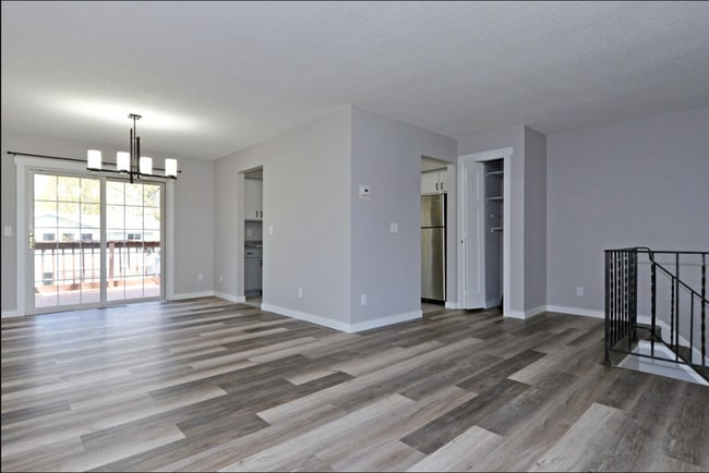 Building Photo - 9201 Forestview Ln N
