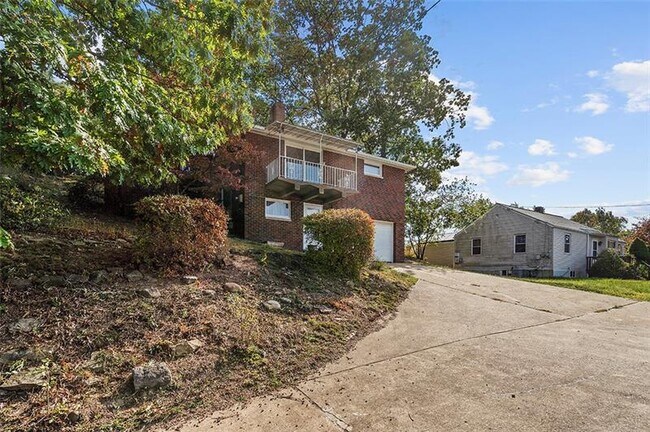 Building Photo - 8966 Knoll St