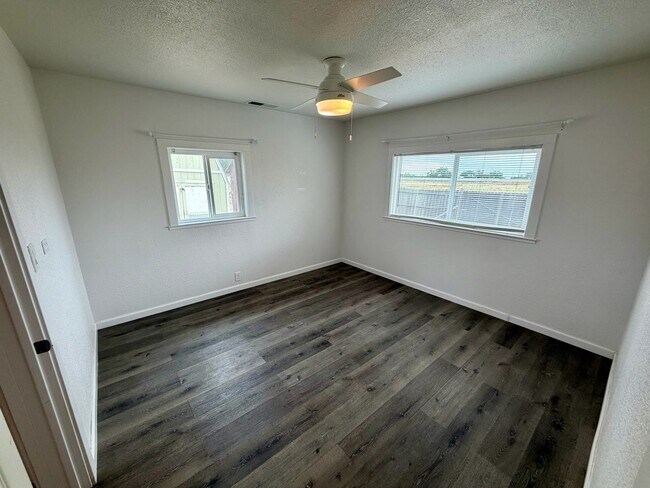 Building Photo - 4410 S Holt Rd