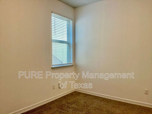 Building Photo - 18005 Pomelo Ln