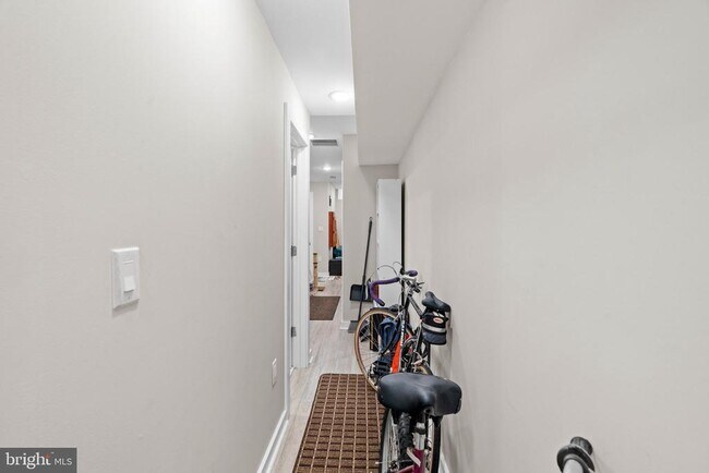 Building Photo - 2234 Master St