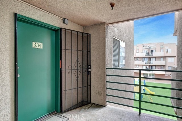 Building Photo - 450 E 4th St