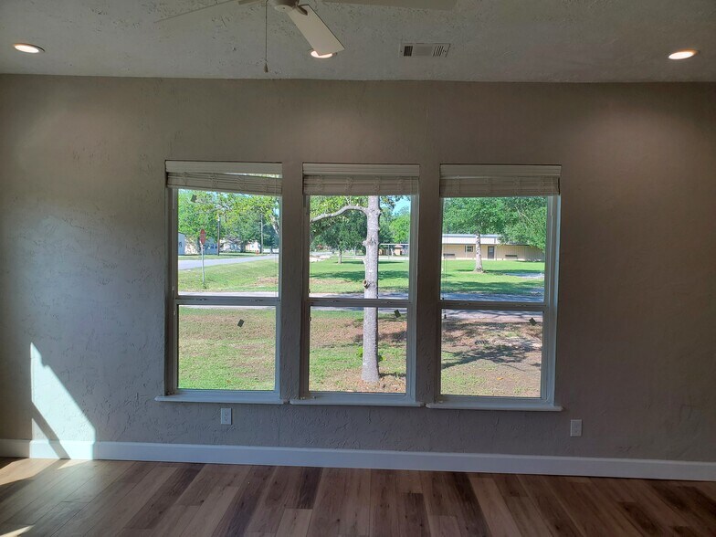 Building Photo - 6823 Guyler St