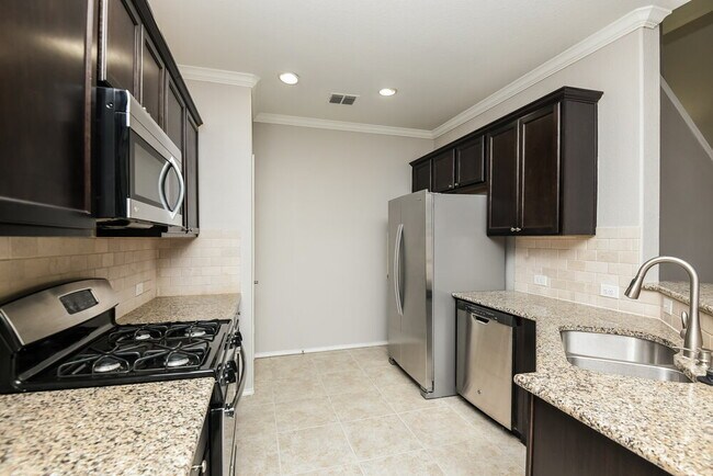 Building Photo - 5864 Fir Tree Ln