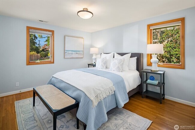 Building Photo - 5606 59th Ave NE