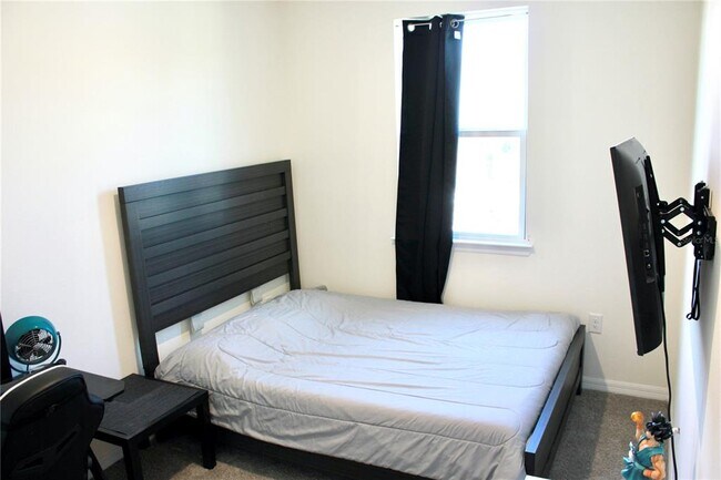 Building Photo - 4461 Small Creek Rd